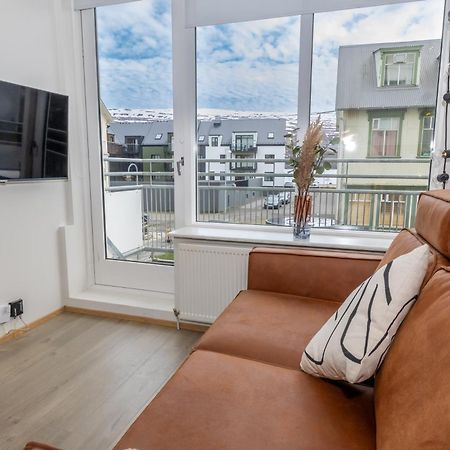 Charming Deluxe Apartment Akureyri Rum bild