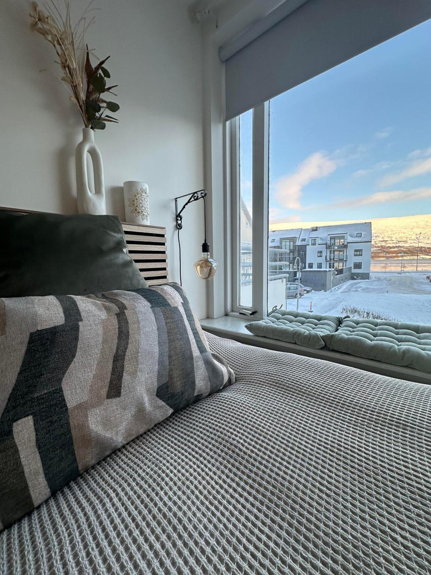 Charming Deluxe Apartment Akureyri Exteriör bild