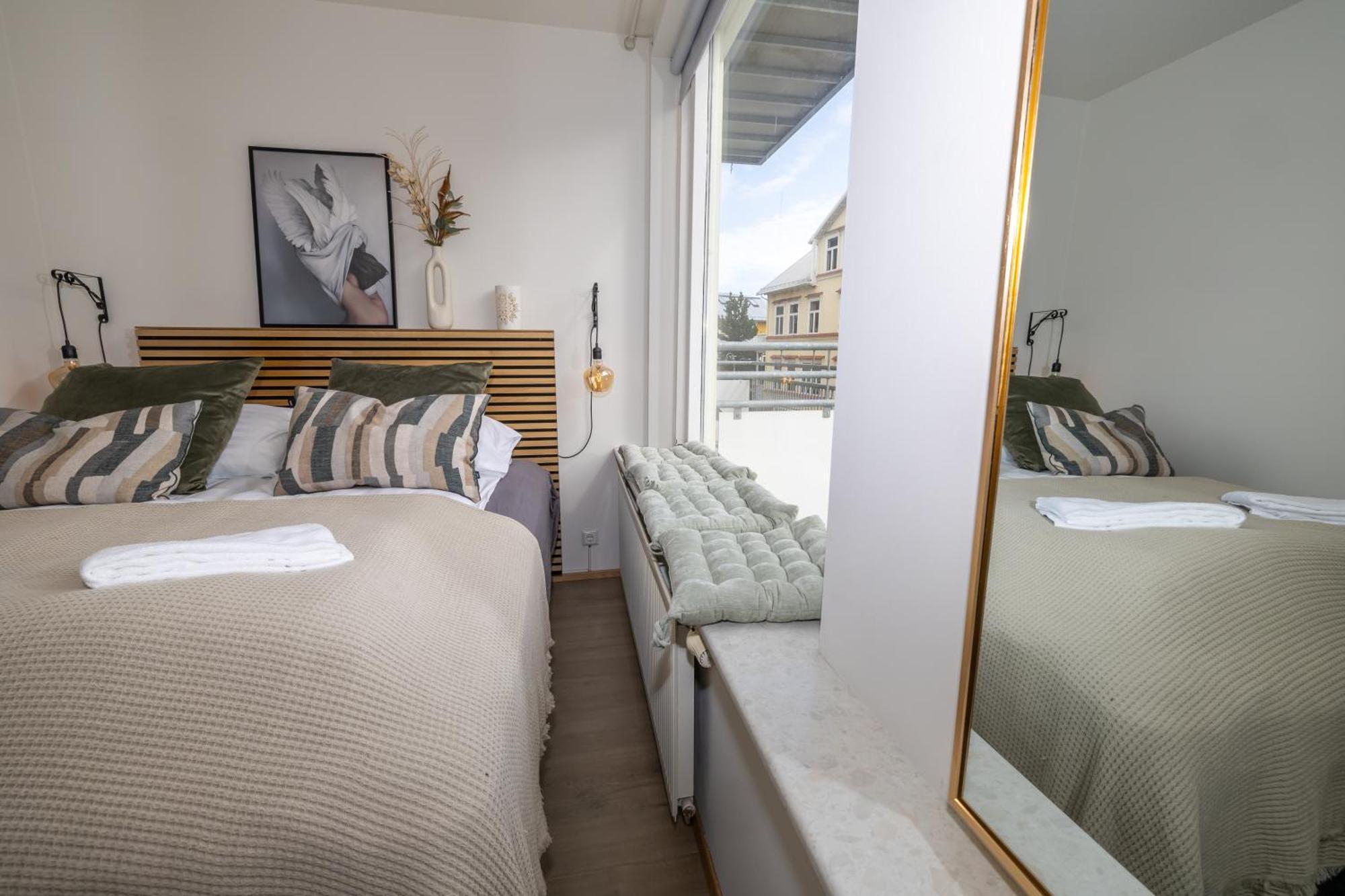 Charming Deluxe Apartment Akureyri Rum bild