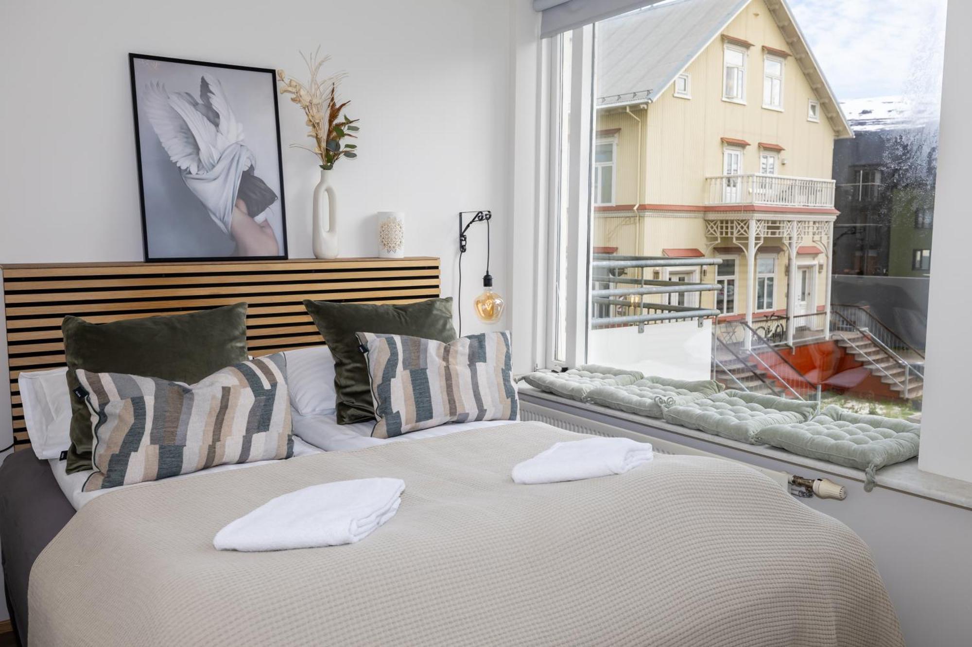 Charming Deluxe Apartment Akureyri Rum bild
