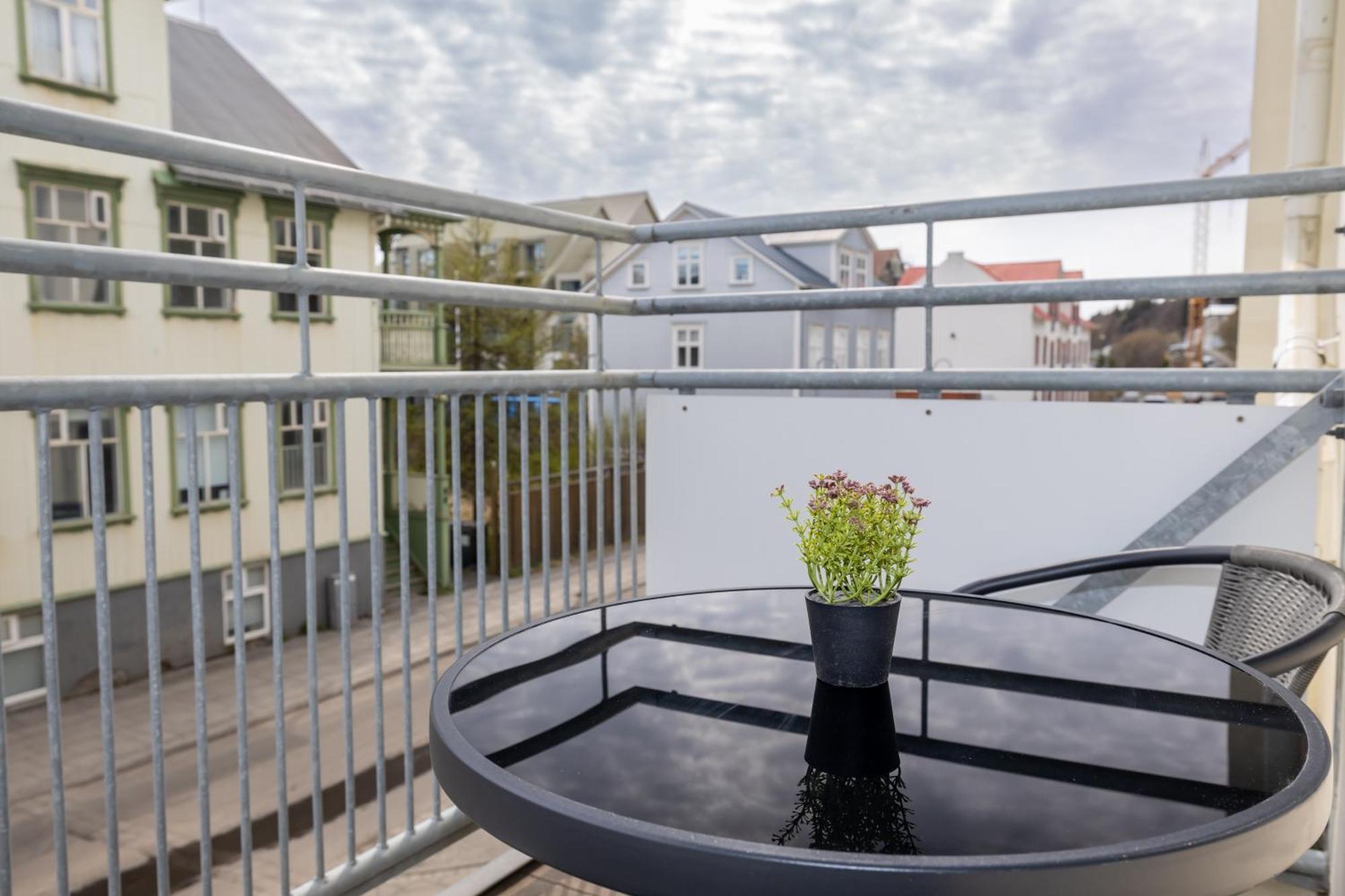 Charming Deluxe Apartment Akureyri Rum bild